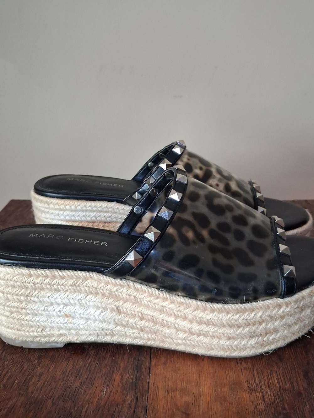 Marc Fisher Jelise espadrille wedge sandals in a clear/black Leopard; Size 6
